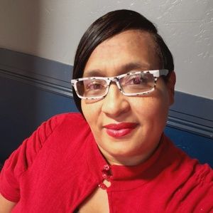 Meet your Posher, Yvette